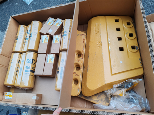 卡特挖掘機(jī)鏈條配件的種類(lèi)與功能